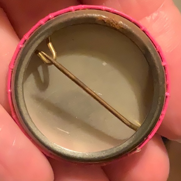 2 Novelty Button Pins & 1 Mini Garfield - Picture 8 of 16